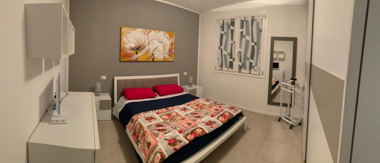 Le Noir Appartment Peschiera del Garda Buitenkant foto