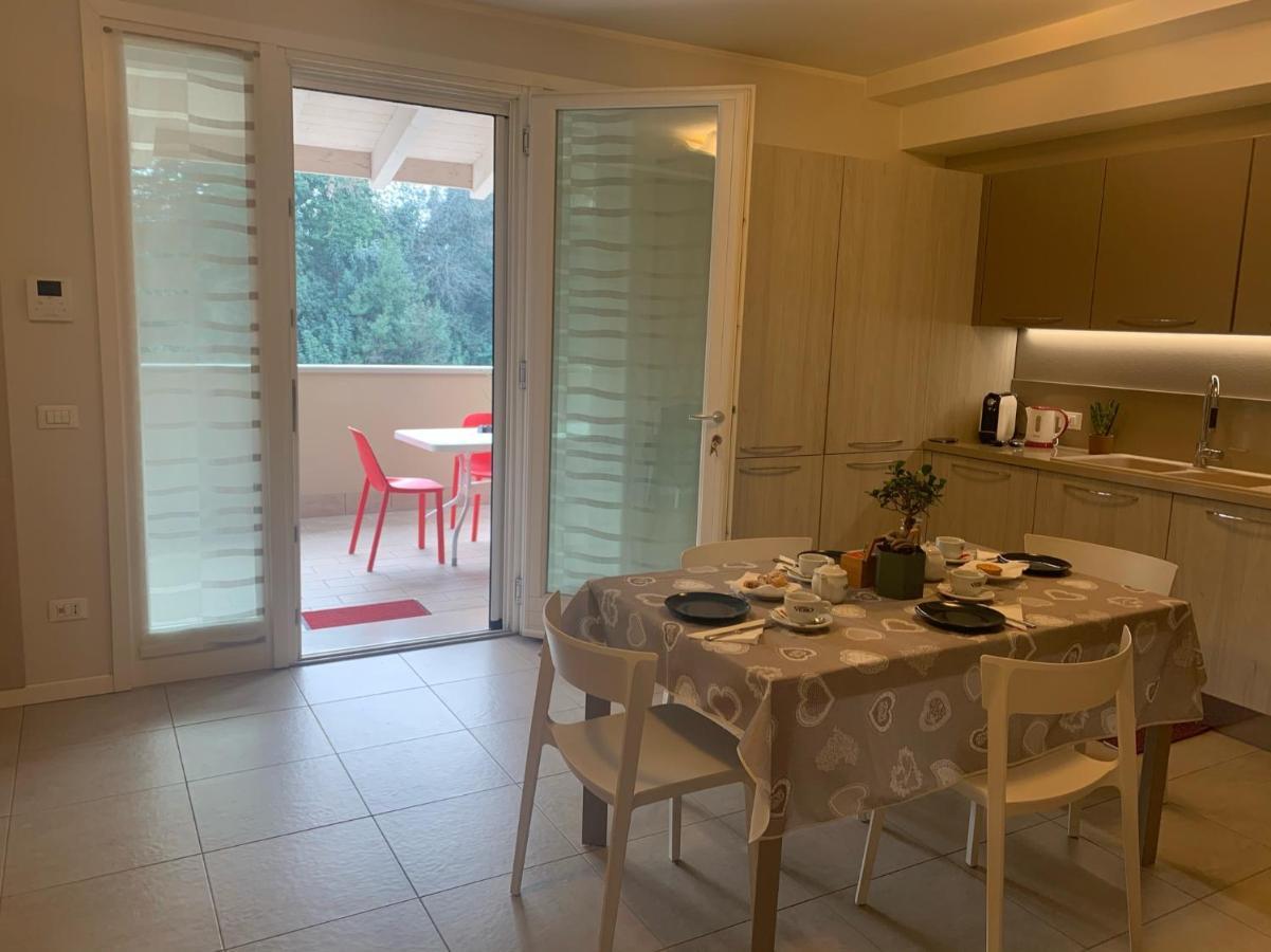 Le Noir Appartment Peschiera del Garda Buitenkant foto