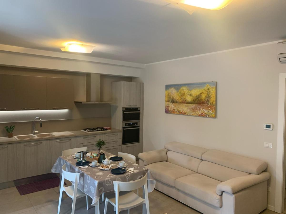 Le Noir Appartment Peschiera del Garda Buitenkant foto
