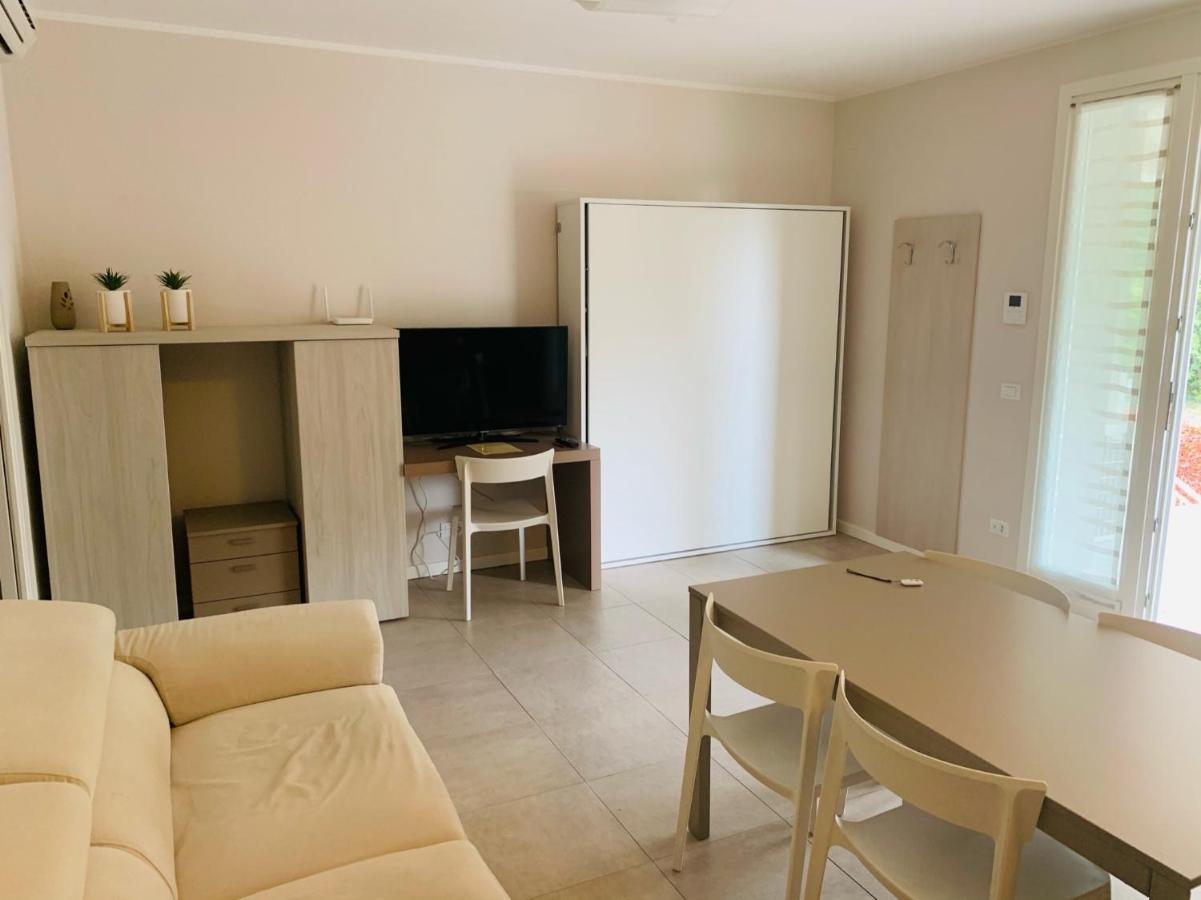 Le Noir Appartment Peschiera del Garda Buitenkant foto